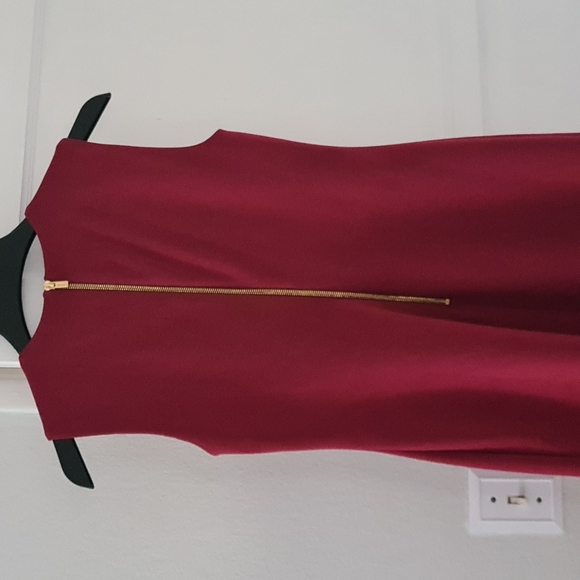 Calvin Klein Burgandy Red Dress. Size 4. Soft material and smart fit. - Picture 4 of 4